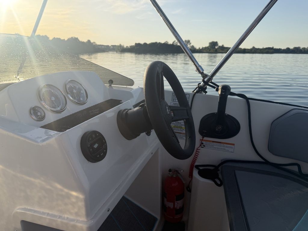 Bayliner M17 speedboot 100 PK mercury DEMO 2026