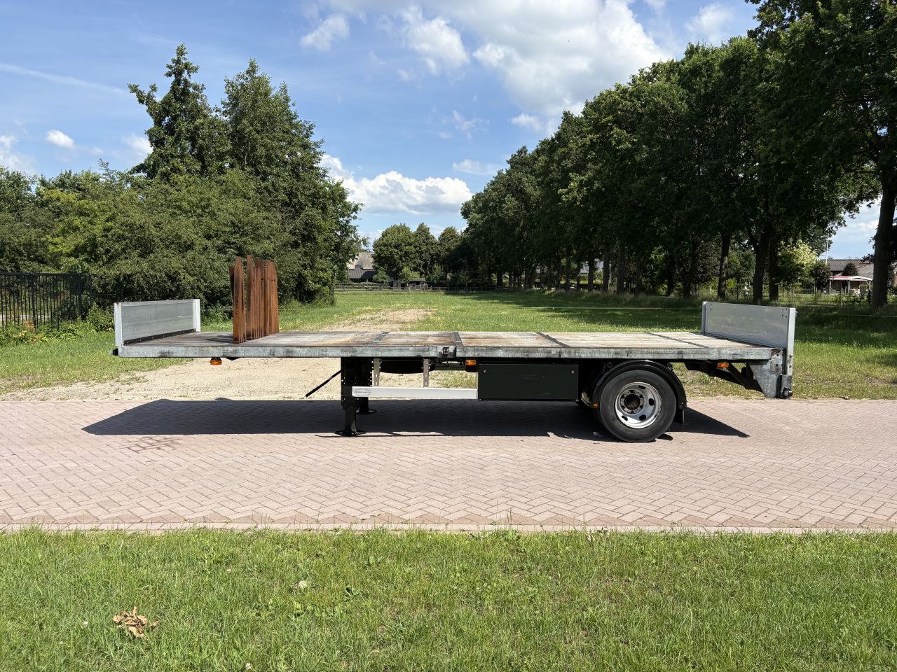 DOORNWAARD platform BE oplegger 5.5 TON