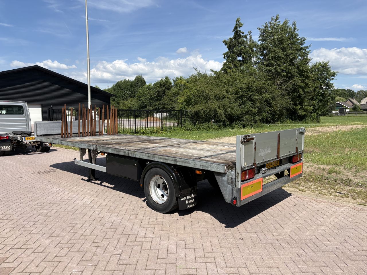 DOORNWAARD platform BE oplegger 5.5 TON