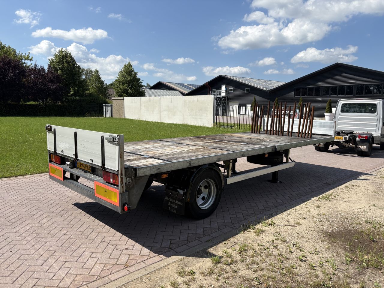 DOORNWAARD platform BE oplegger 5.5 TON