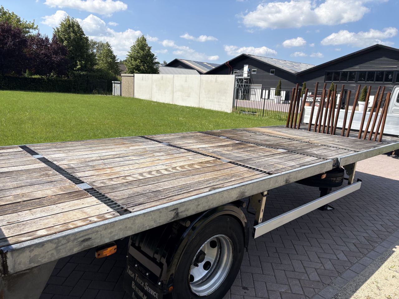 DOORNWAARD platform BE oplegger 5.5 TON