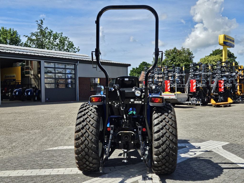 New Holland Boomer 55 HST met voorlader