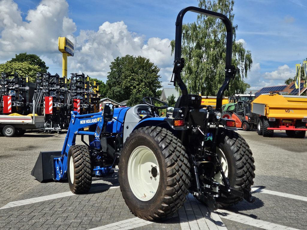 New Holland Boomer 55 HST met voorlader