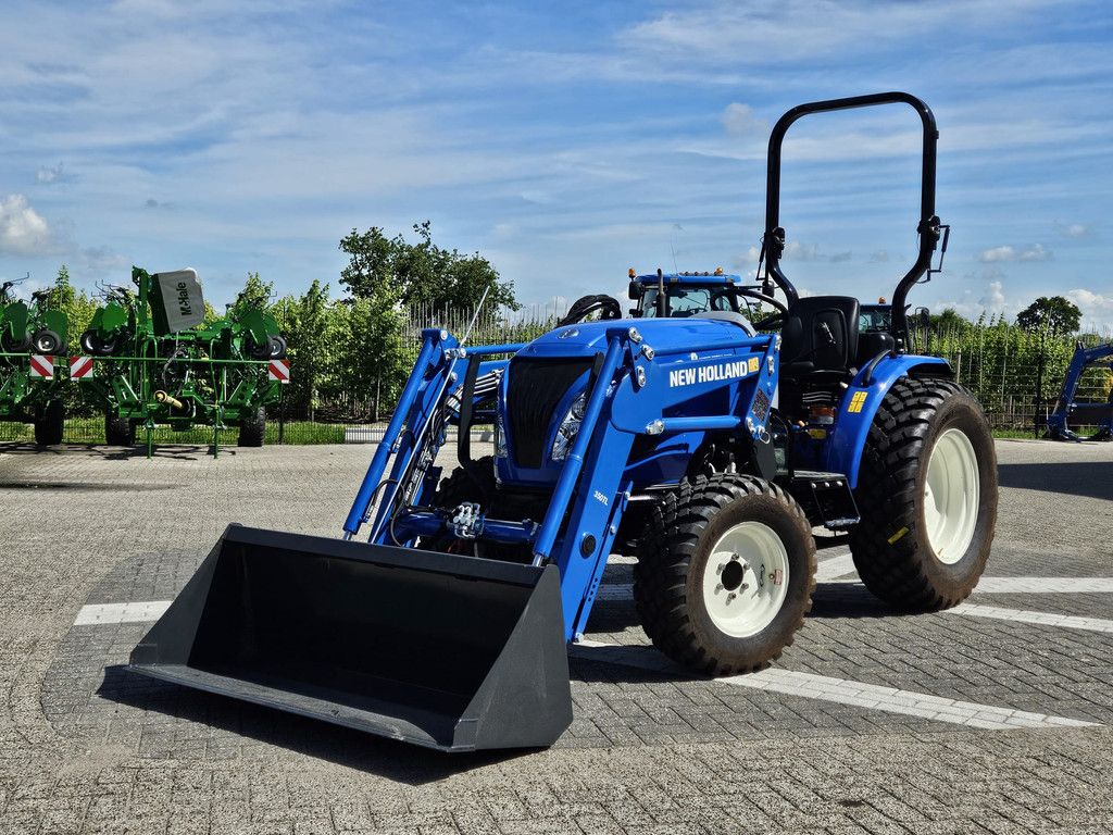 New Holland Boomer 55 HST met voorlader