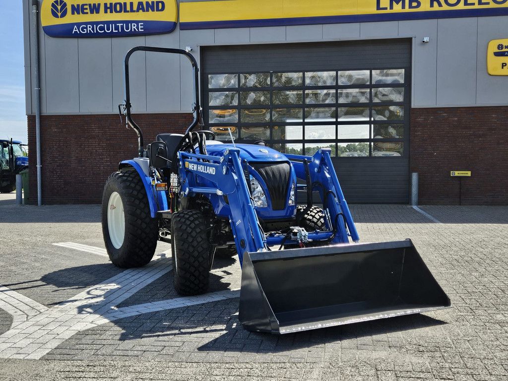 New Holland Boomer 55 HST met voorlader