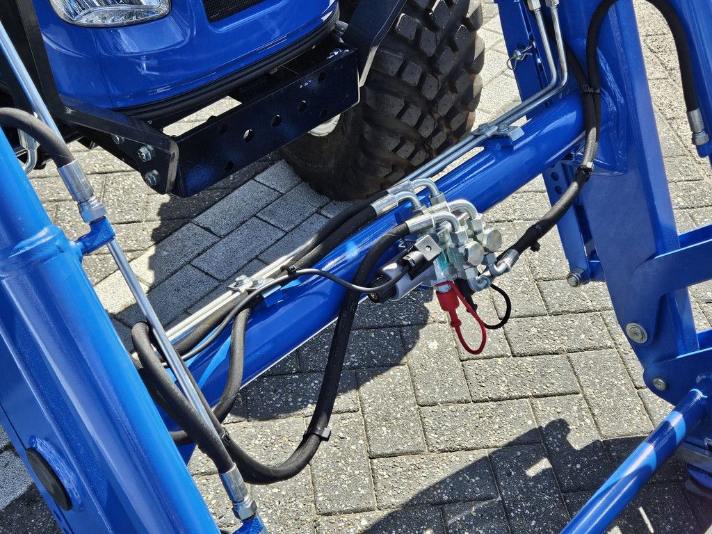 New Holland Boomer 55 HST met voorlader