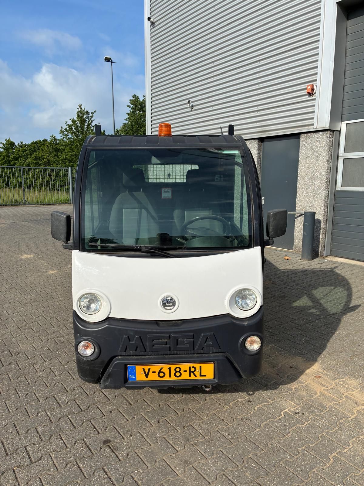 Mega RNH9 electrische wagen