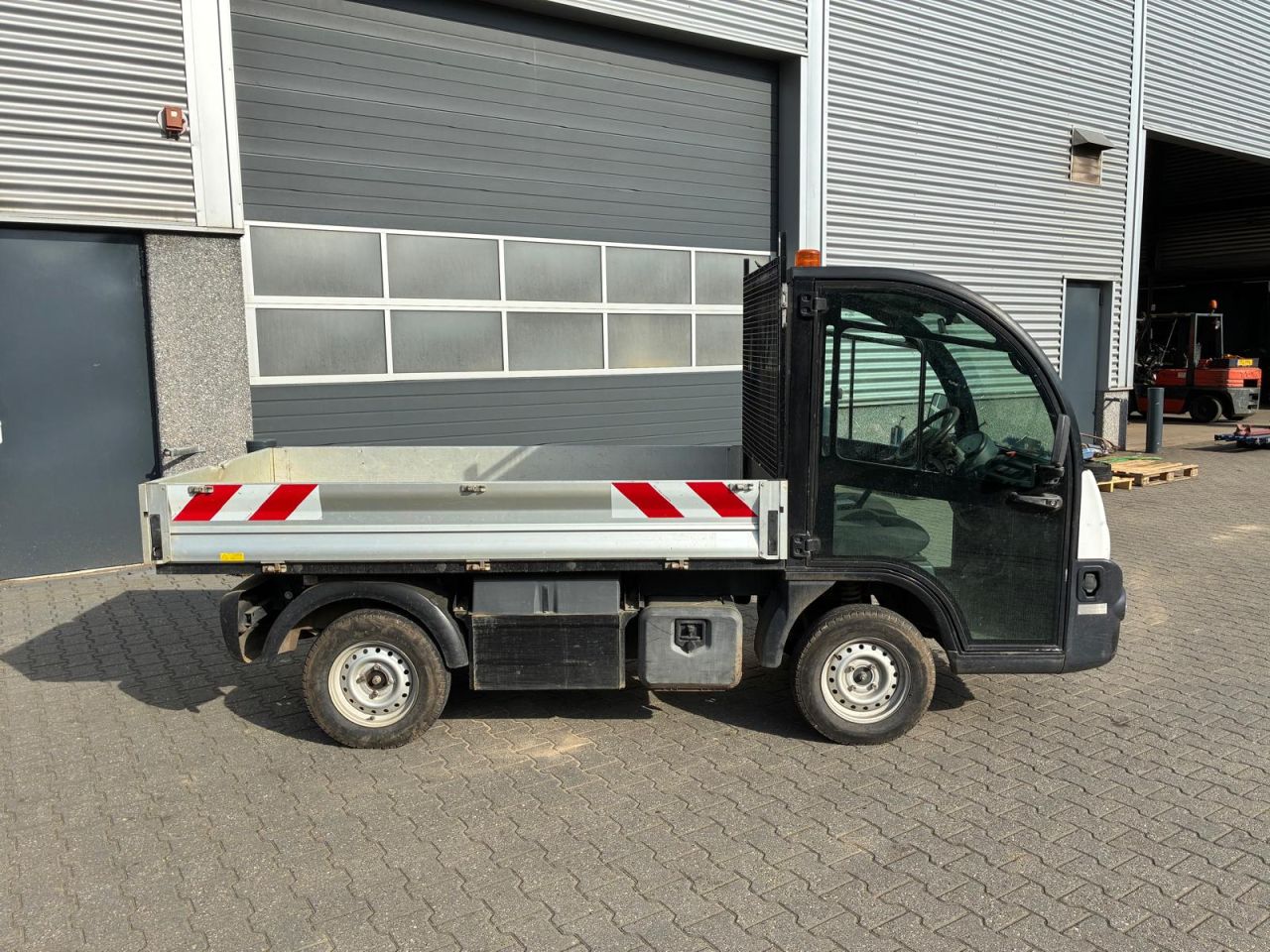 Mega RNH9 electrische wagen