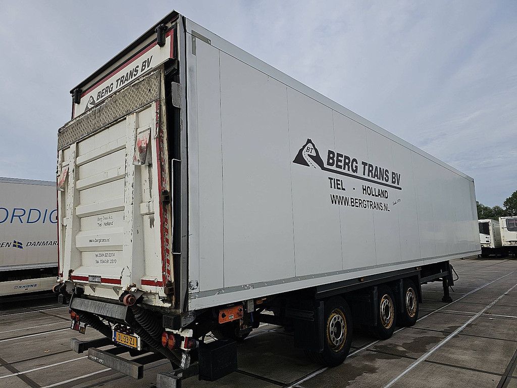 SCHMITZ SKO 24 L carrier taillift