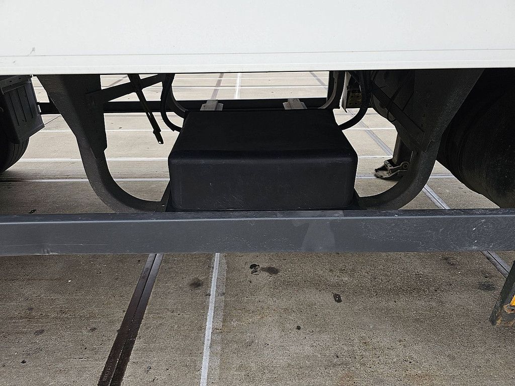 SCHMITZ SKO 24 L carrier taillift