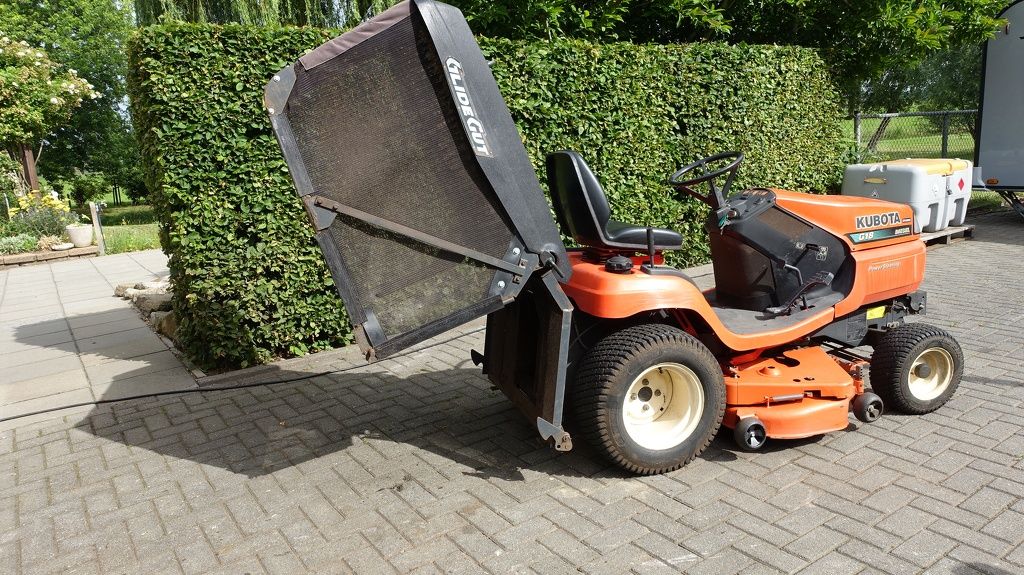 Kubota G18 Zitmaaier met opvangbak