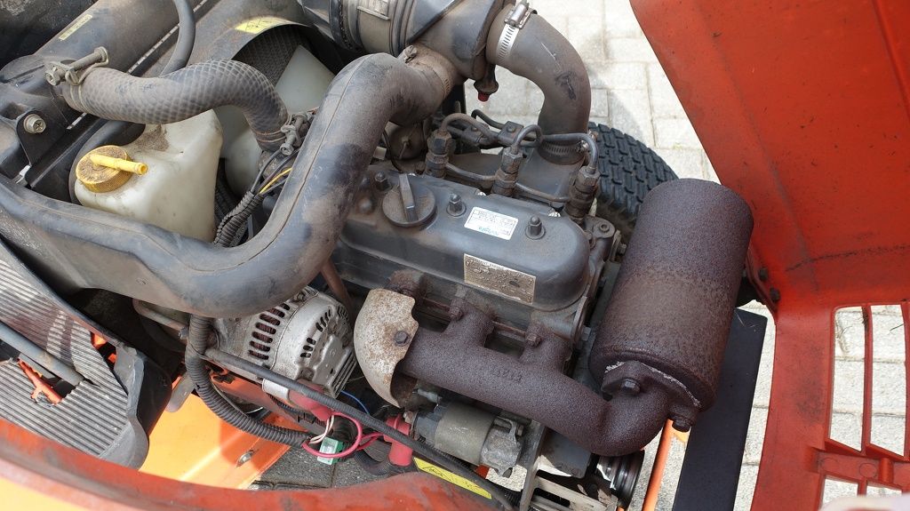 Kubota G18 Zitmaaier met opvangbak