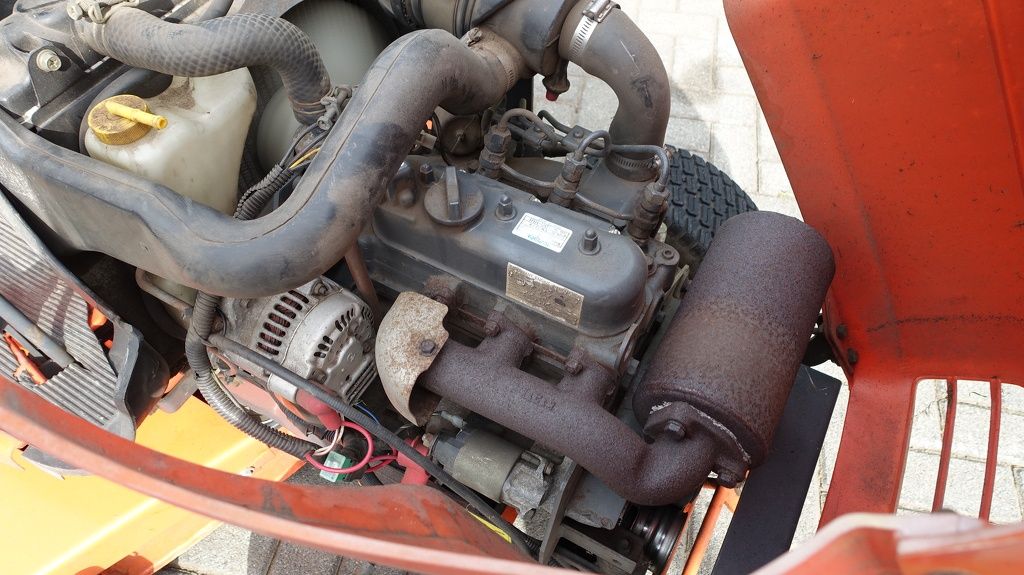 Kubota G18 Zitmaaier met opvangbak