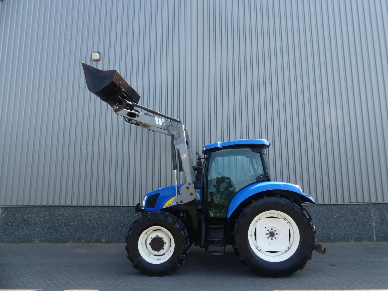 New Holland T6020 met voorlader