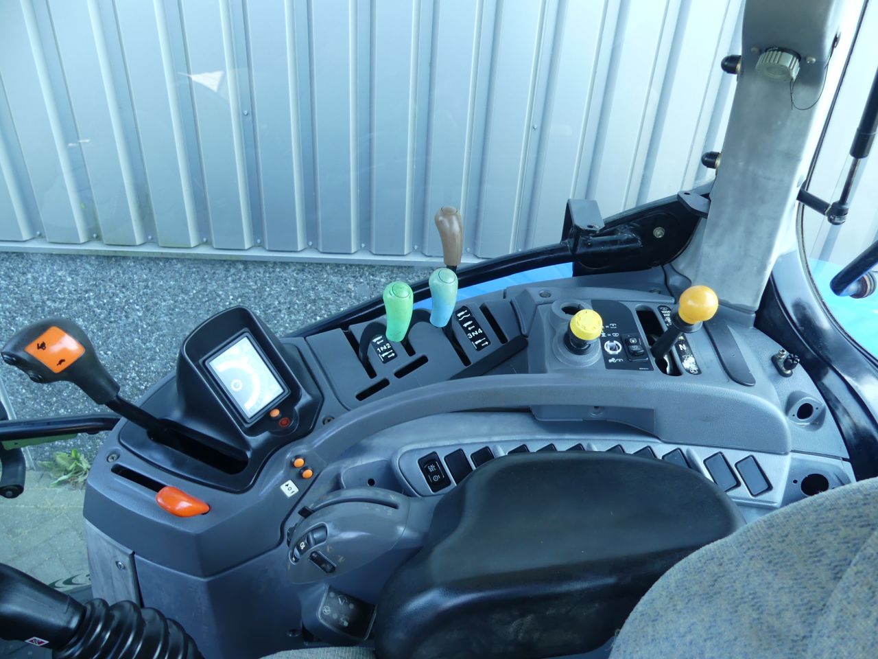 New Holland T6020 met voorlader