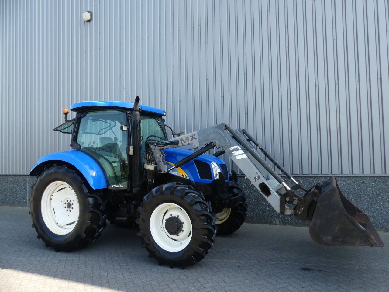New Holland T6020 met voorlader