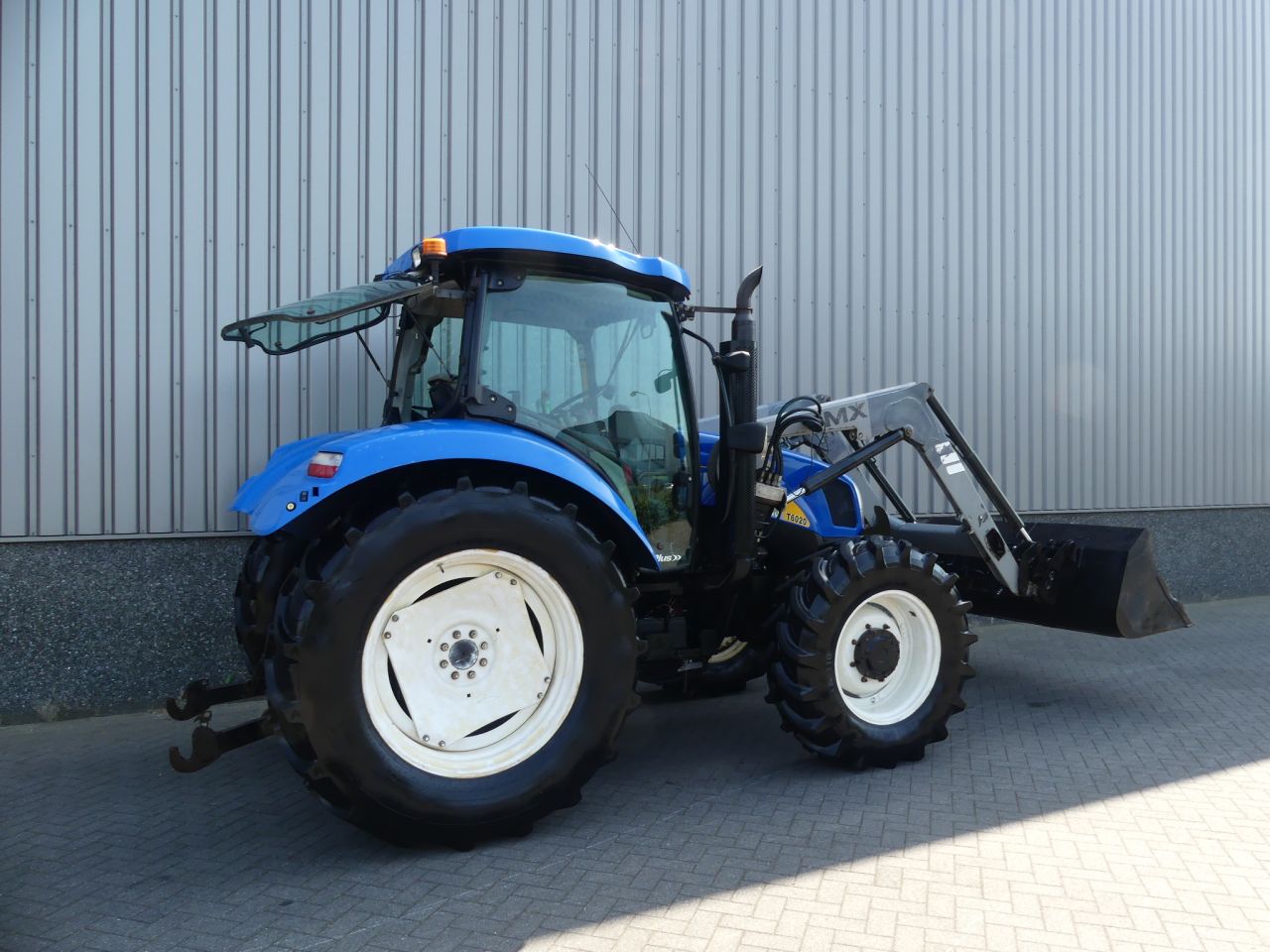 New Holland T6020 met voorlader