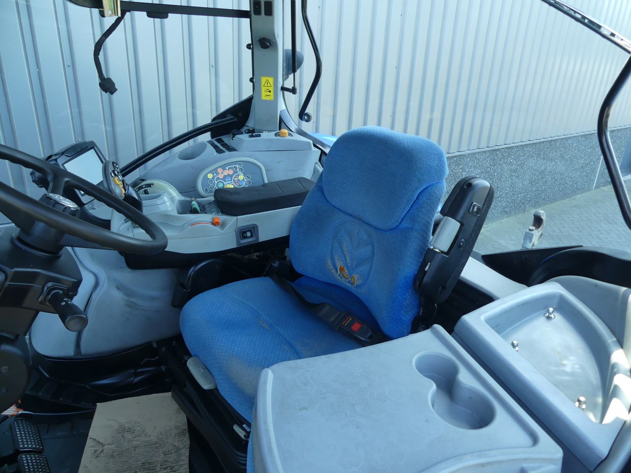 New Holland T7.235 Supersteer