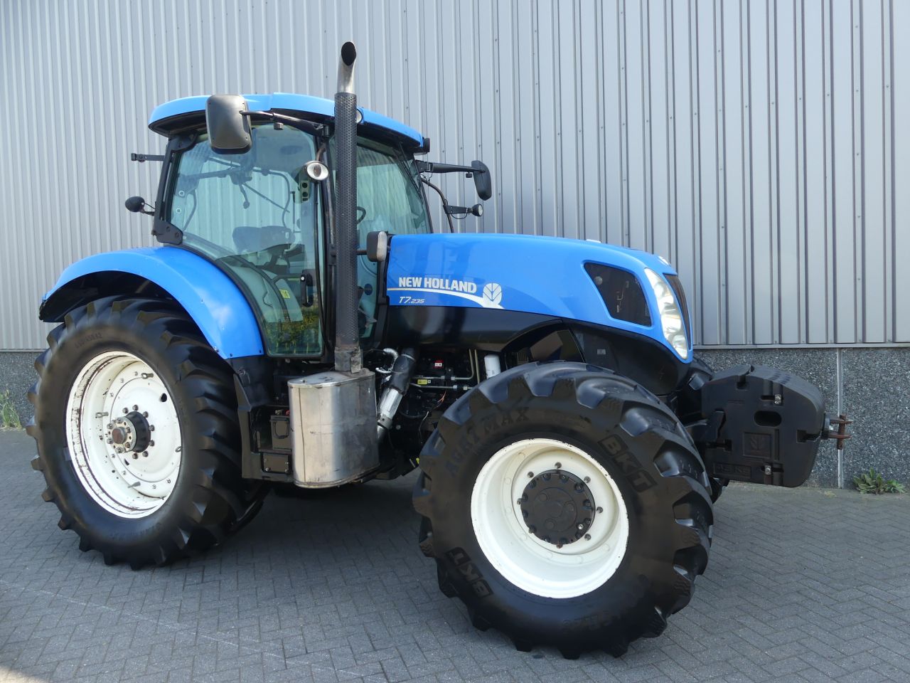 New Holland T7.235 Supersteer