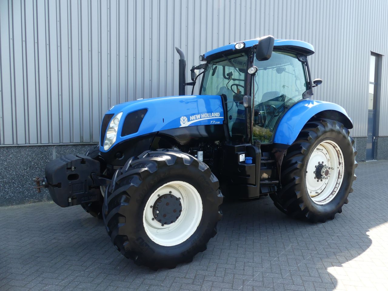 New Holland T7.235 Supersteer