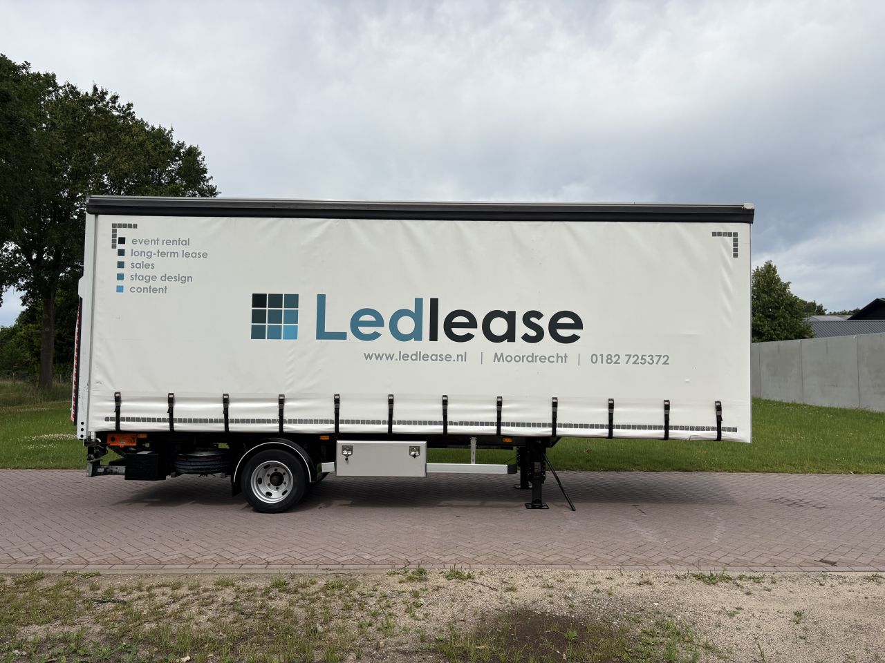 Be oplegger Bunk schuifzielen 7 ton met laadklep 1500 kg