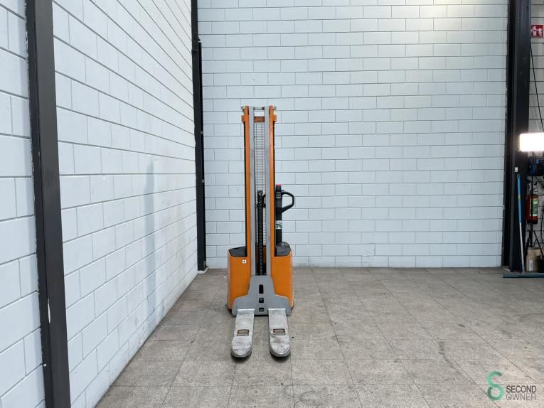 Stackers Electric Still EGV12 2005 Free lift