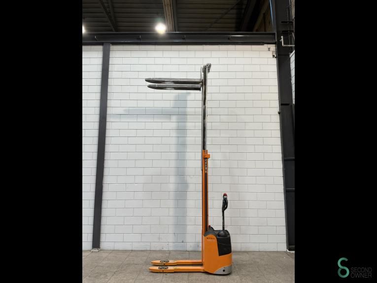 Stackers Electric Still EGV12 2005 Free lift