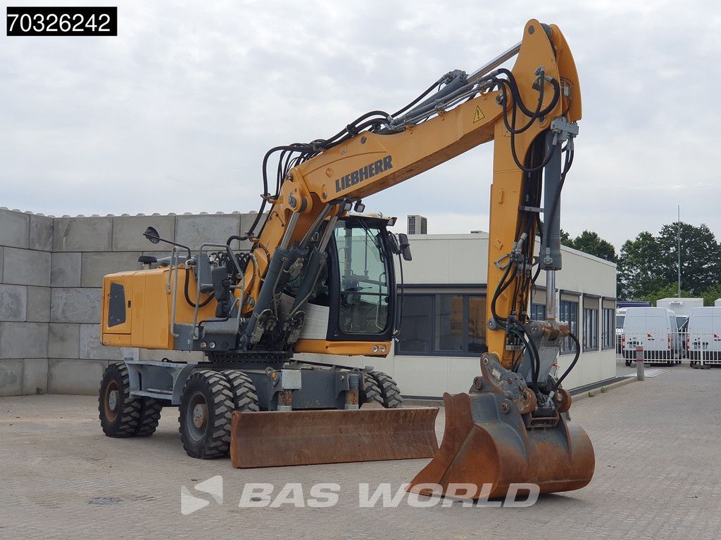 Liebherr A920