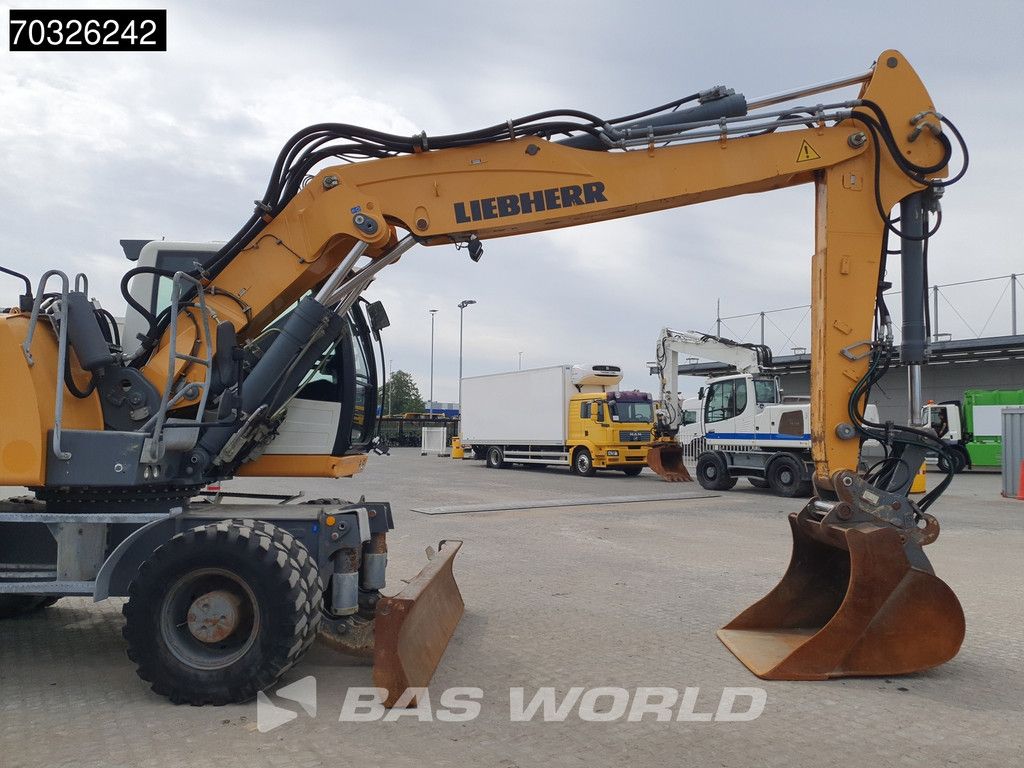 Liebherr A920