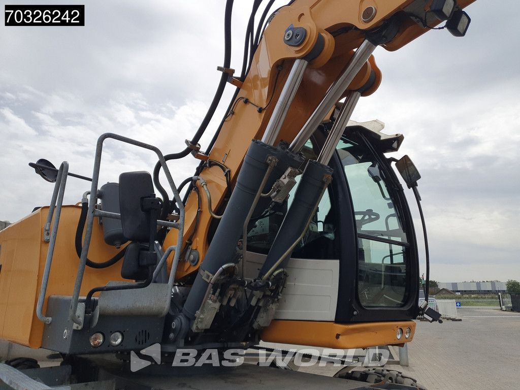 Liebherr A920