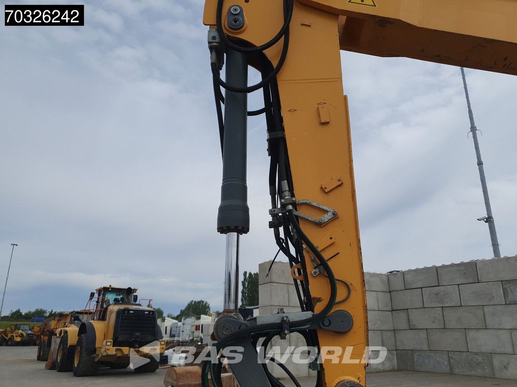 Liebherr A920