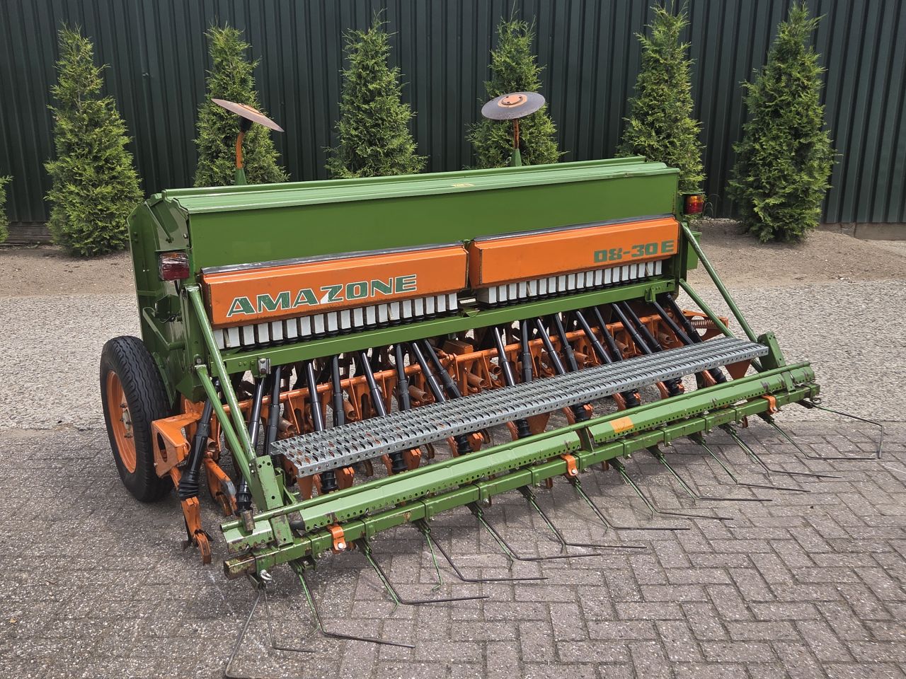 Amazone D8-30E zaaimachine 35 Uitlopen