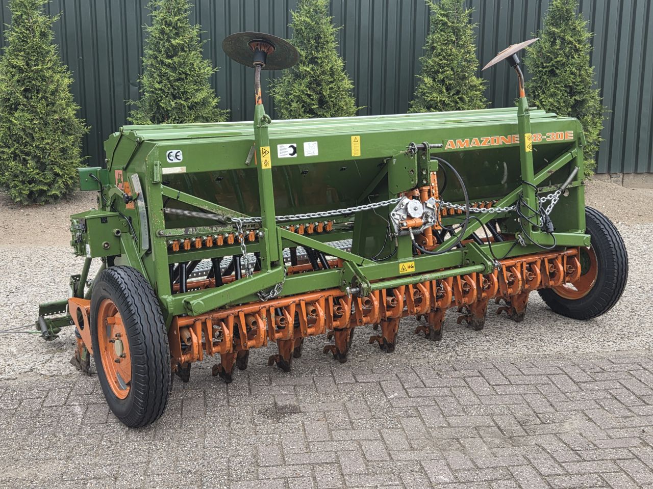 Amazone D8-30E zaaimachine 35 Uitlopen