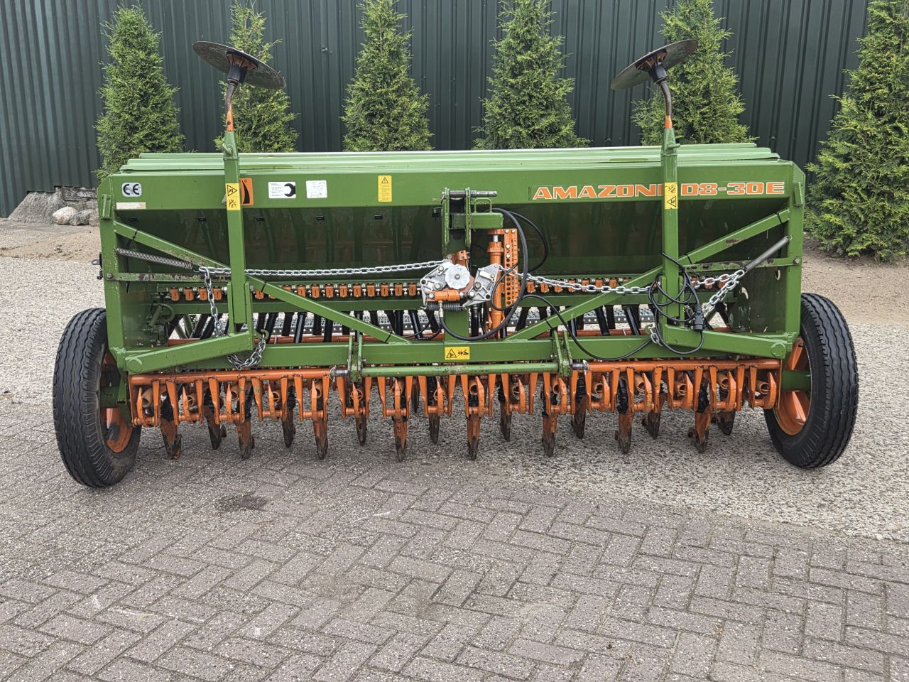 Amazone D8-30E zaaimachine 35 Uitlopen