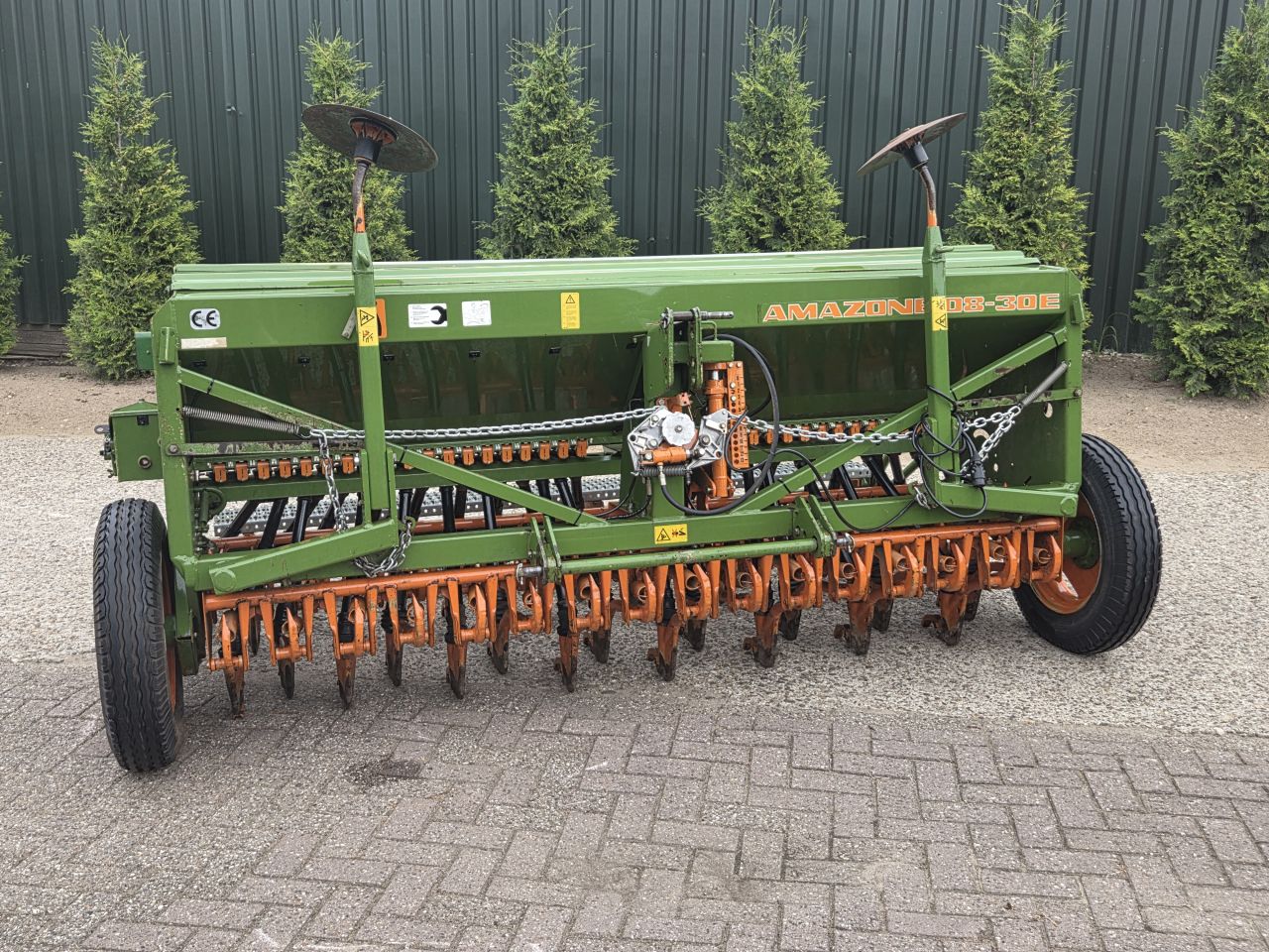 Amazone D8-30E zaaimachine 35 Uitlopen