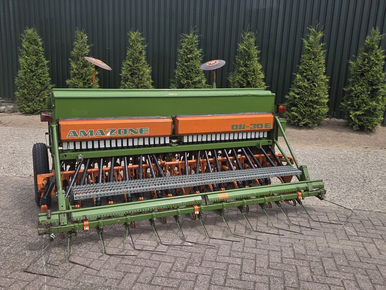Amazone D8-30E zaaimachine 35 Uitlopen