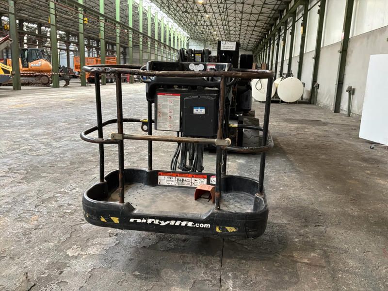 2017 Nifty HR17 NE MK3 articulating boom lift