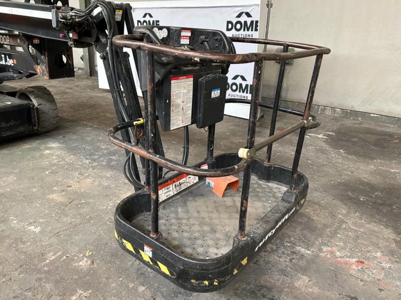 2017 Nifty HR17 NE MK3 articulating boom lift