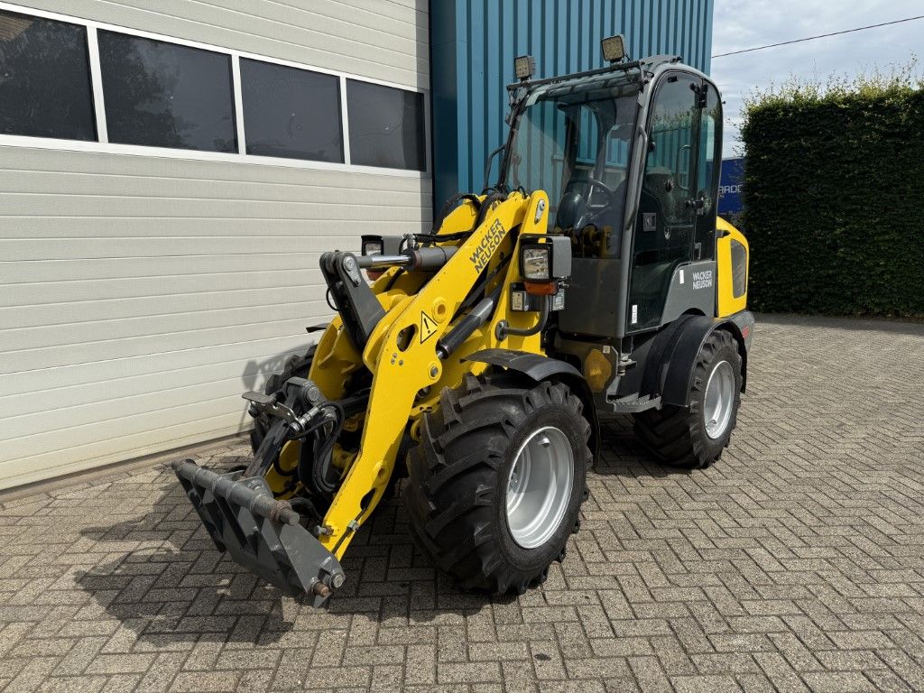 WACKER WL32 ( BJR 2015 ) 6400 UUR