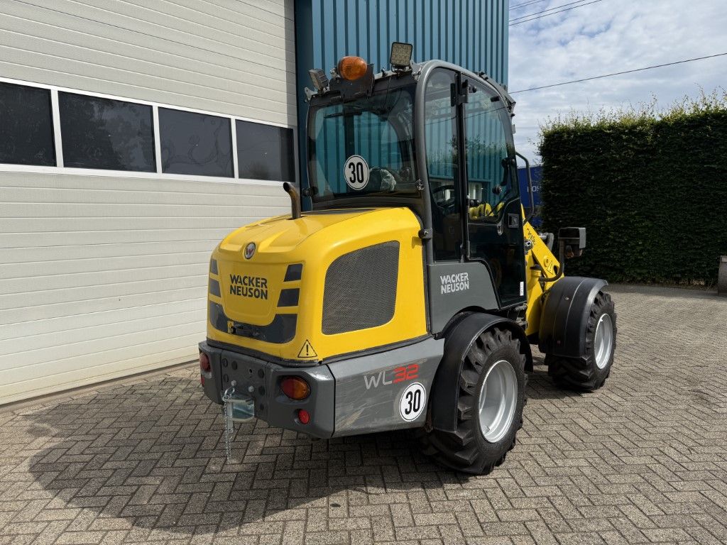 WACKER WL32 ( BJR 2015 ) 6400 UUR