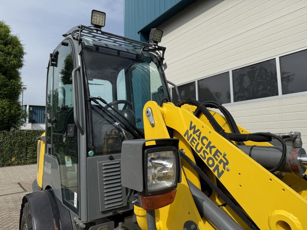 WACKER WL32 ( BJR 2015 ) 6400 UUR