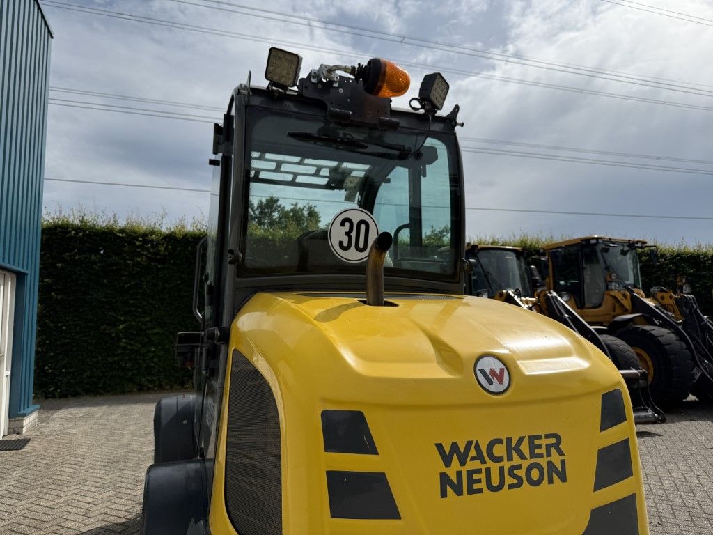 WACKER WL32 ( BJR 2015 ) 6400 UUR