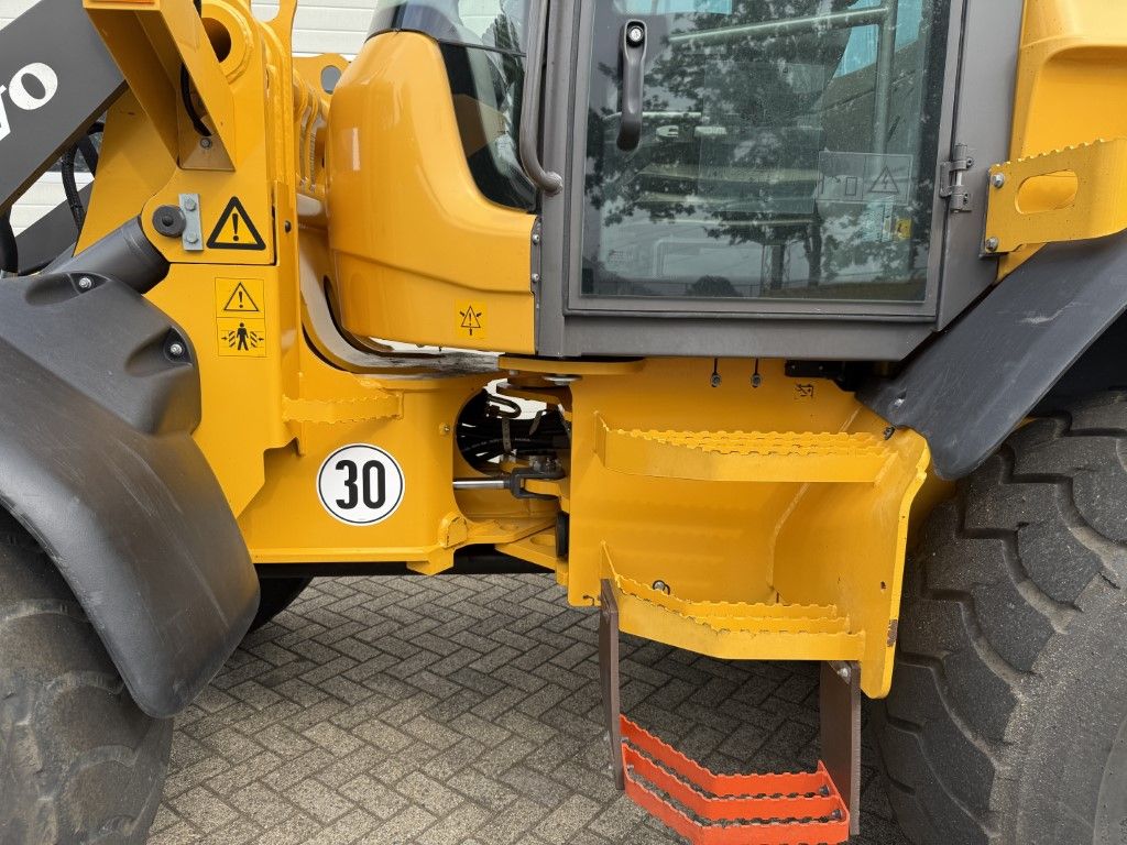 VOLVO L50H (BJR 2019 ) 3250 UUR