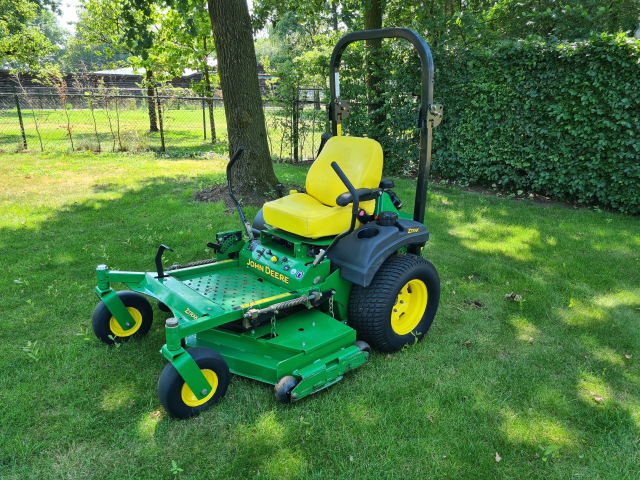 John Deere Ztrak 717 E zero turn zitmaaier mulch maaier.
