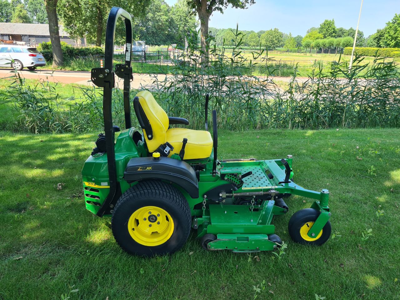 John Deere Ztrak 717 E zero turn zitmaaier mulch maaier.