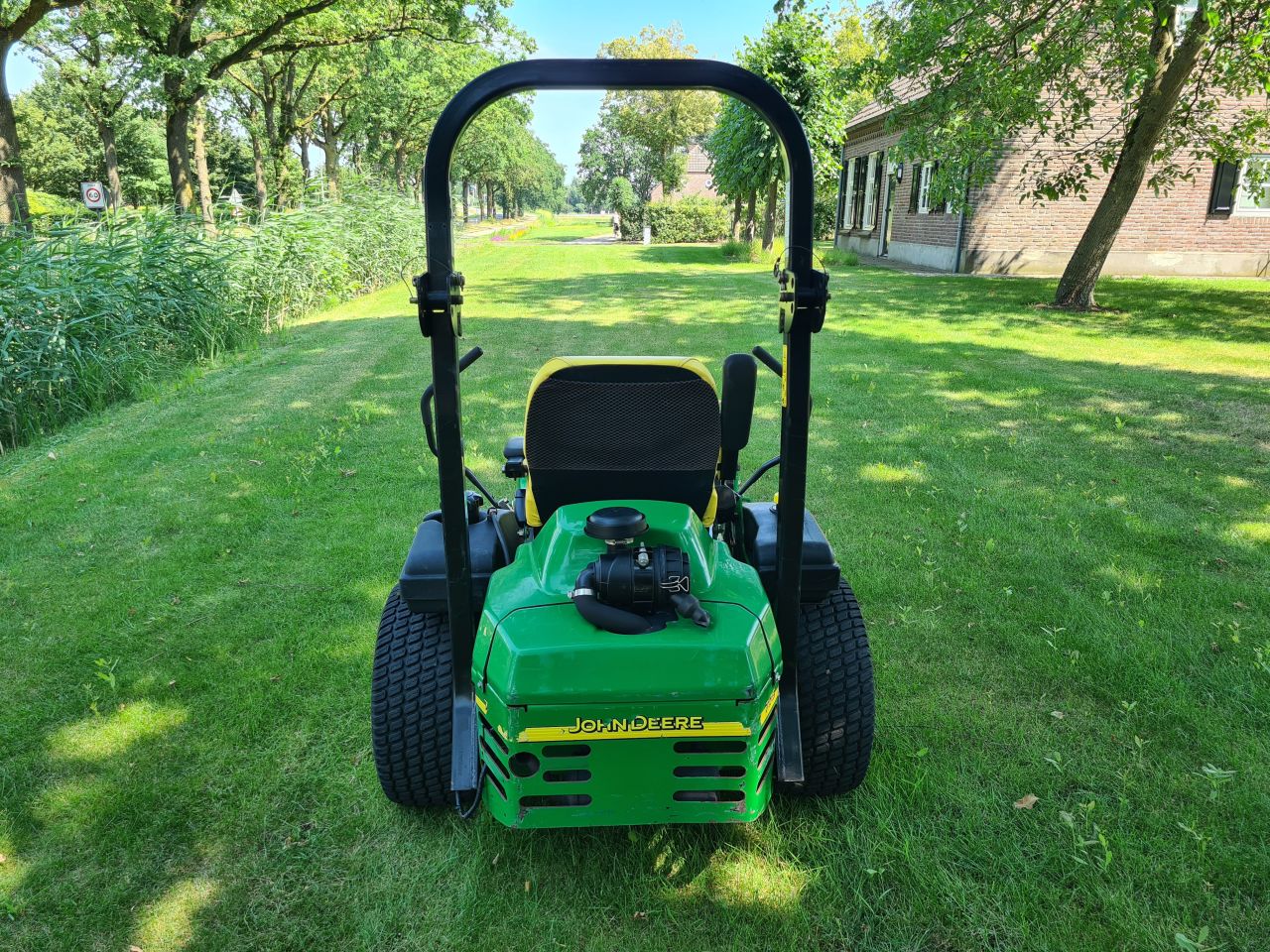 John Deere Ztrak 717 E zero turn zitmaaier mulch maaier.