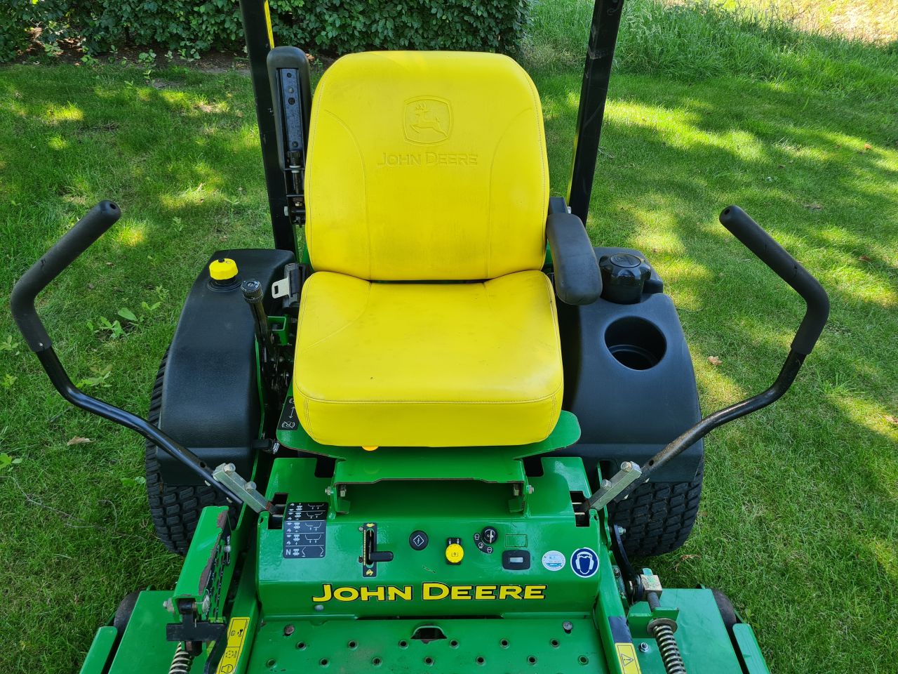 John Deere Ztrak 717 E zero turn zitmaaier mulch maaier.