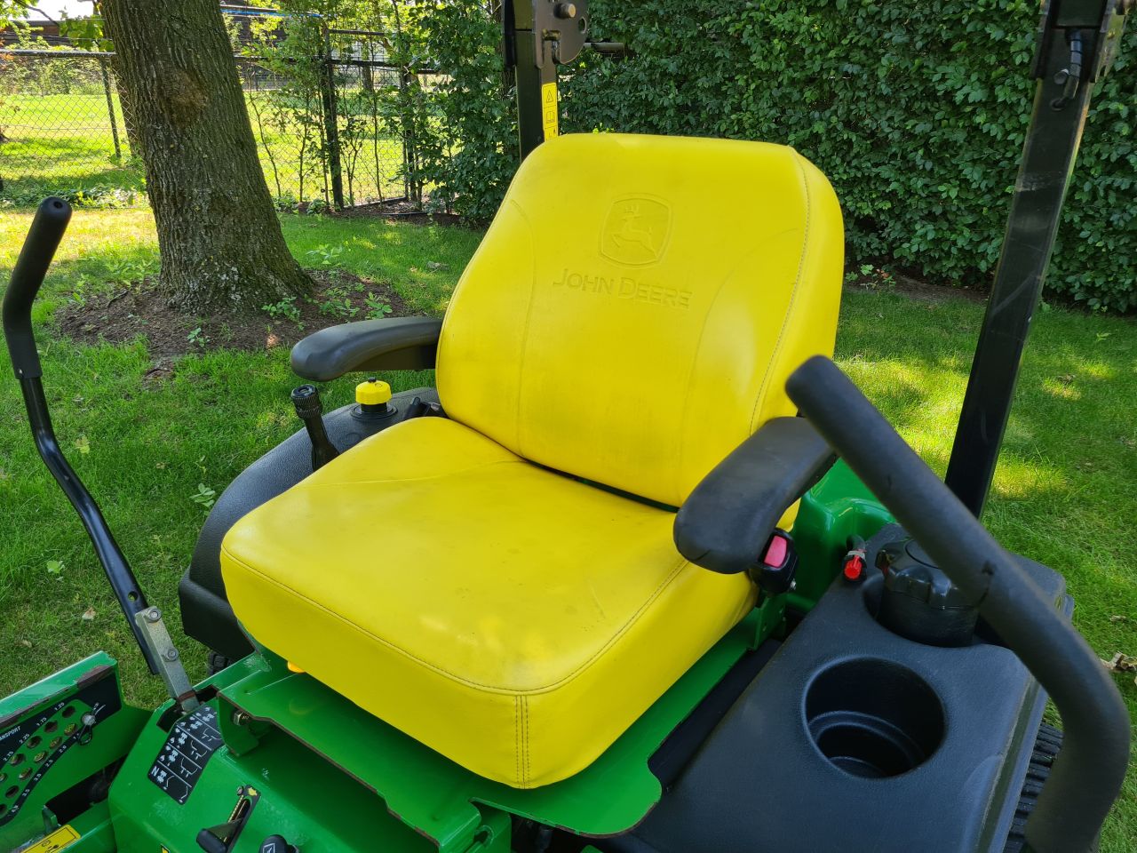 John Deere Ztrak 717 E zero turn zitmaaier mulch maaier.