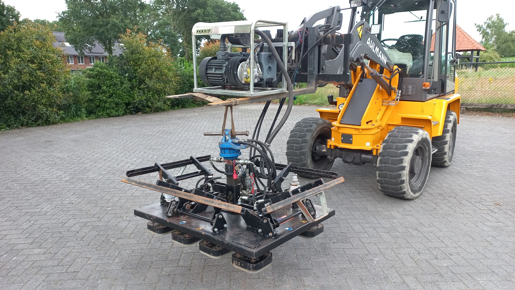 W.O.S 100m3 Vacuumunit en tegel aanzuigplaat