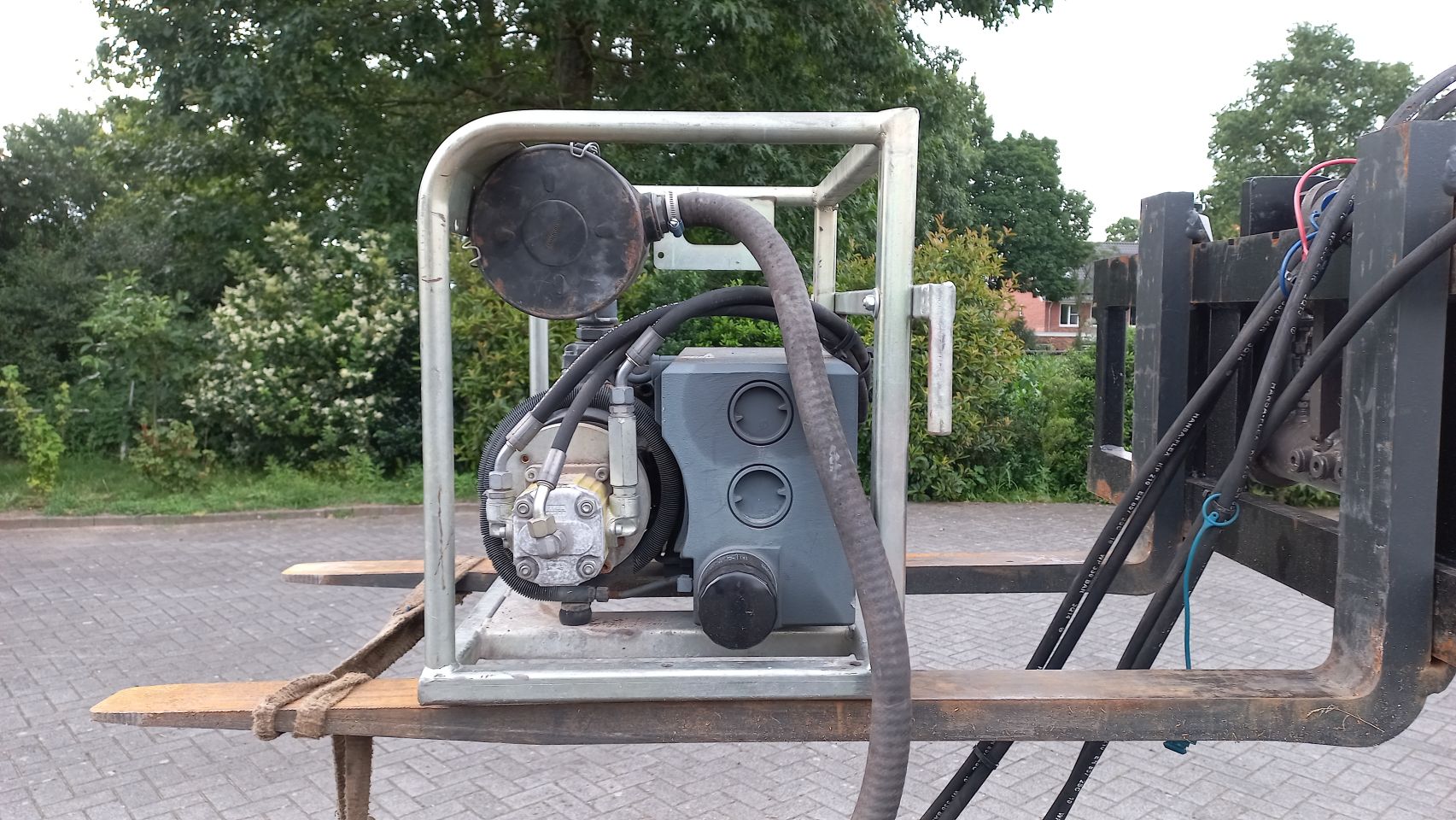 W.O.S 100m3 Vacuumunit en tegel aanzuigplaat